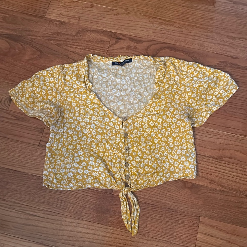 one clothing Yellow Floral Tie-Front Crop Top